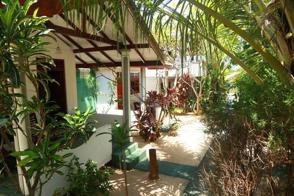 Panorama Rock Cafe Acomodação com café da manhã Tangalle Exterior foto