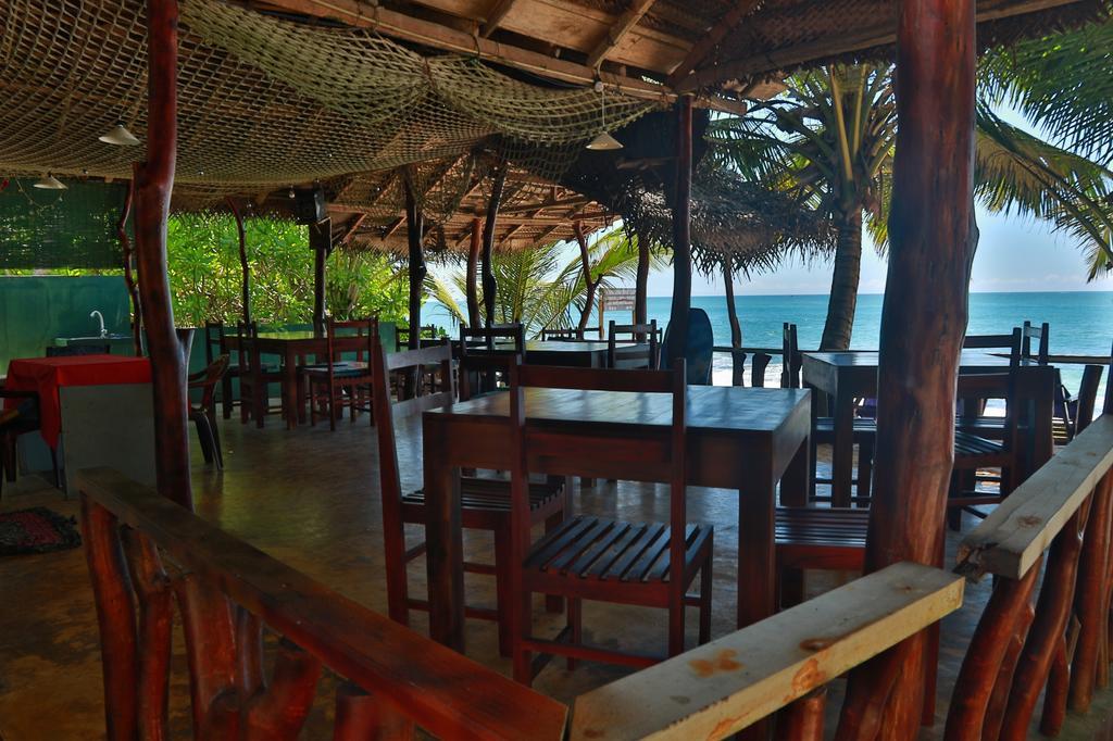 Panorama Rock Cafe Acomodação com café da manhã Tangalle Exterior foto